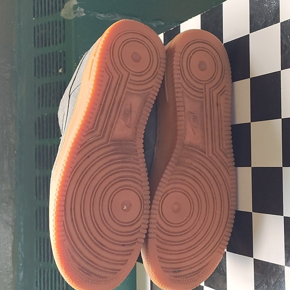 Air Force One low grey suede, gum sole, 9.5 of 10 - Picture 5 of 5